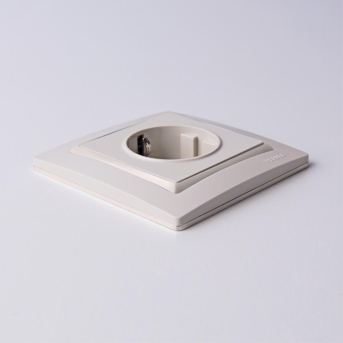 Рамка из поликарбоната на 1 пост Snabb Basic слоновая кость W0012003