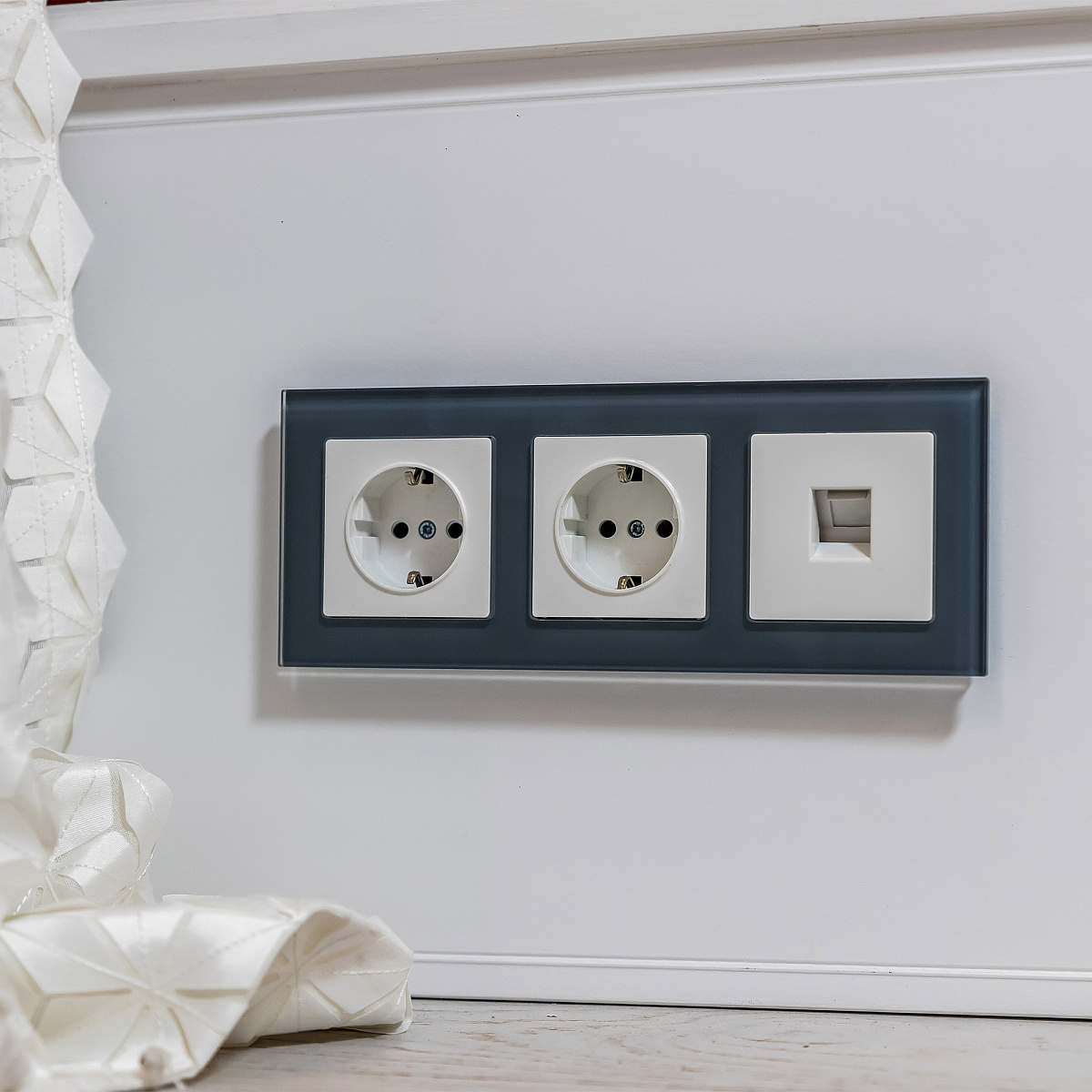 Телефонная розетка RJ-11 (белая) W1182001